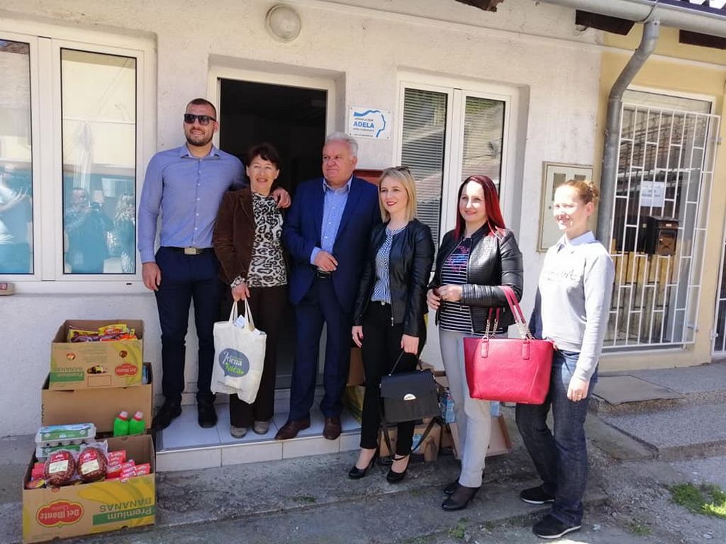Gradonačelnik Dumbović darovao uskrsne pakete